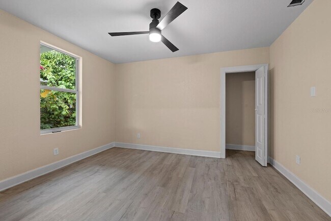 Building Photo - 2825 N Taliaferro Ave