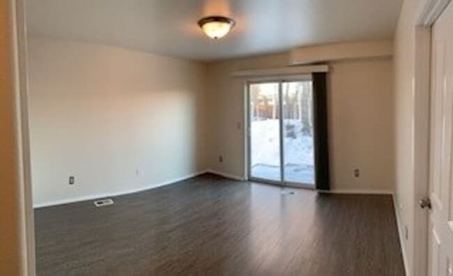 Building Photo - 2 Bedroom South Anchorage Condo!