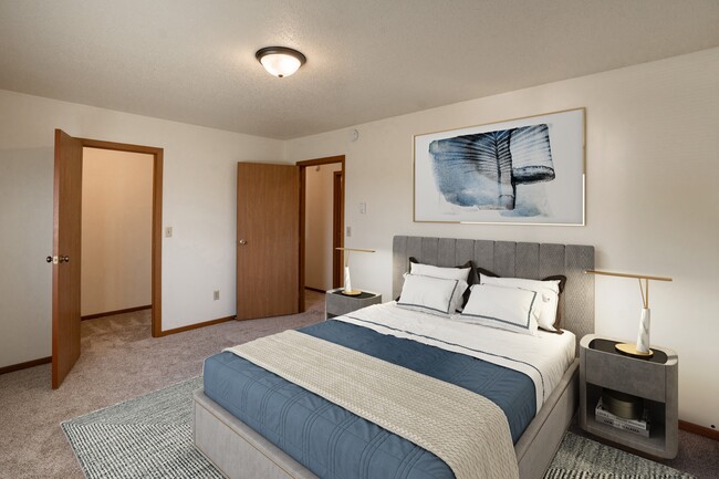 Fargo, ND Hunters Run 2 Apartments | Bedroom - Hunters Run II