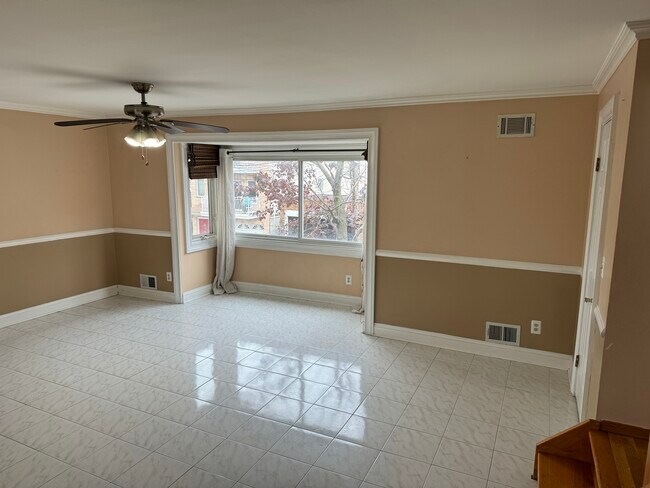 Building Photo - 129 Beach St