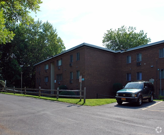 Building Photo - Woodhaven Apartments