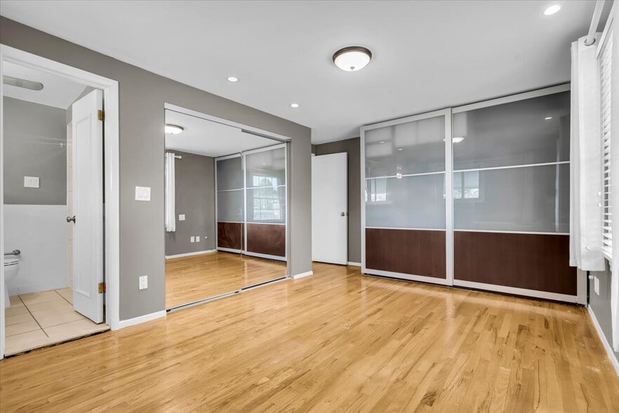 Building Photo - 4158 Cherrywood Dr
