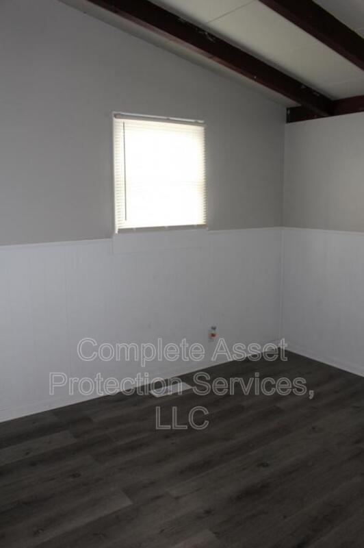 Building Photo - 107 Eastwood Ave