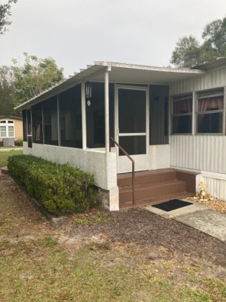 Building Photo - 3918 Young Rd