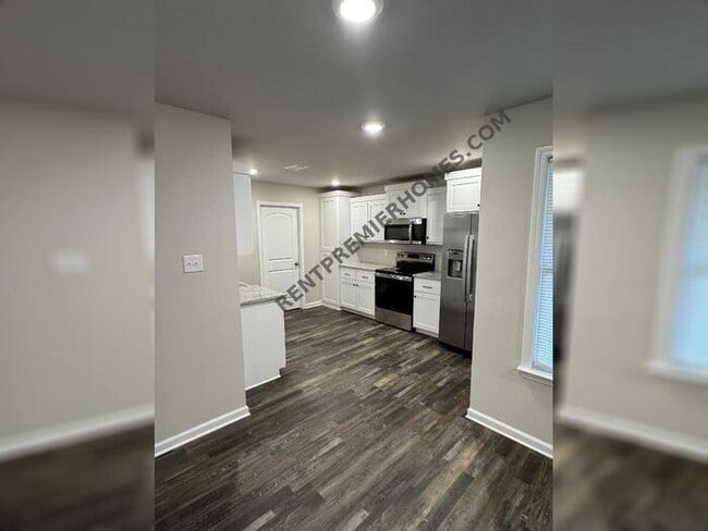 Building Photo - 18 Edward Dr