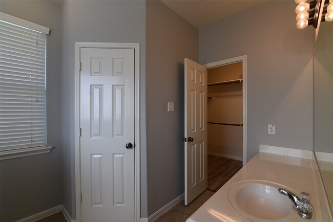 Building Photo - 7927 Cardinal Landing Ln