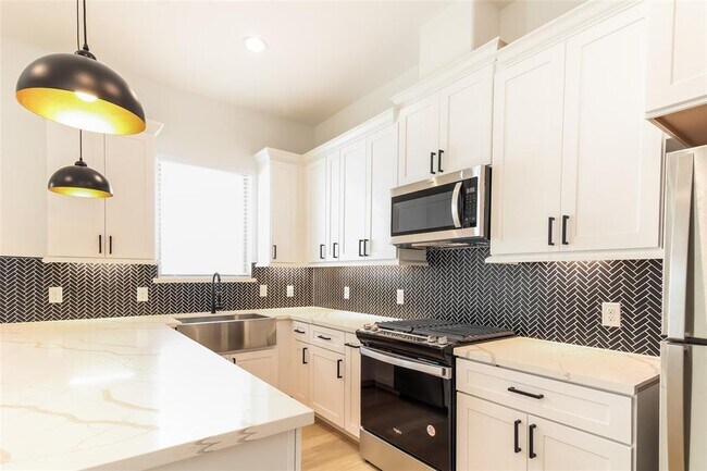Building Photo - 3052 Truxillo St