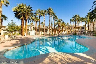 Building Photo - MOVE IN READY! 3 BEDROOM- GUARD GATED COMM...