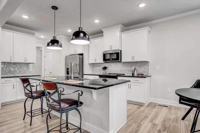 Building Photo - 220 Karlov Rd