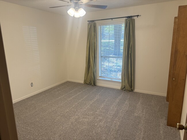 Building Photo - 2962 Mockingbird Ln