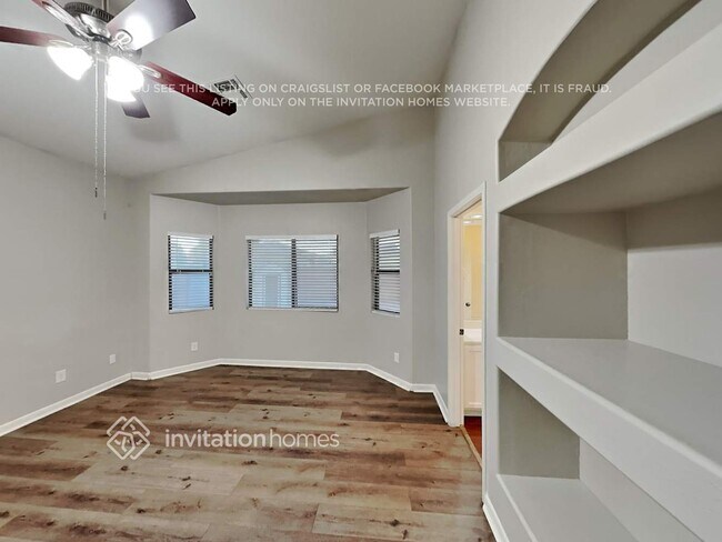 Building Photo - 2555 W Lynne Ln