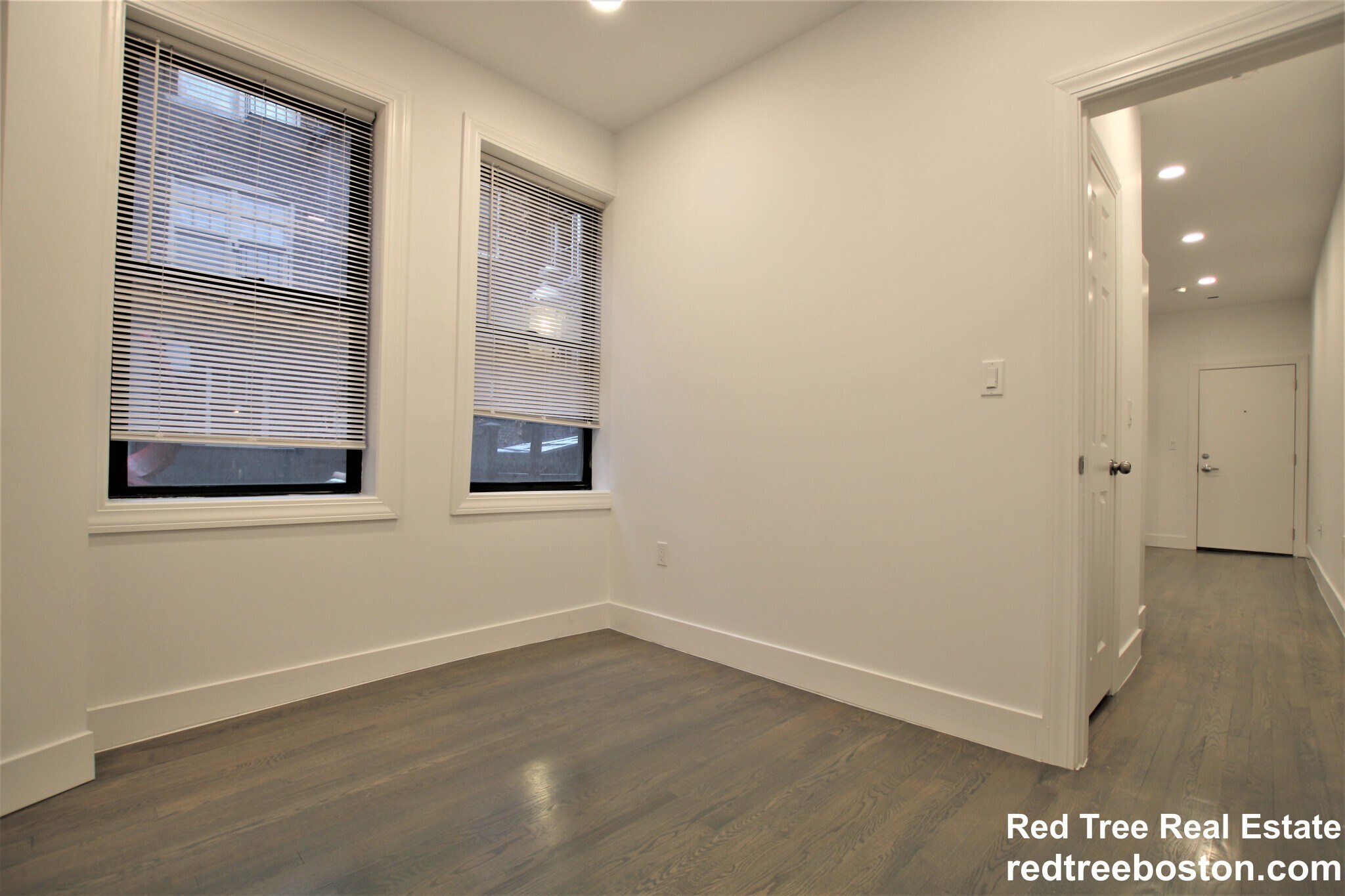 Building Photo - 24 Phillips St