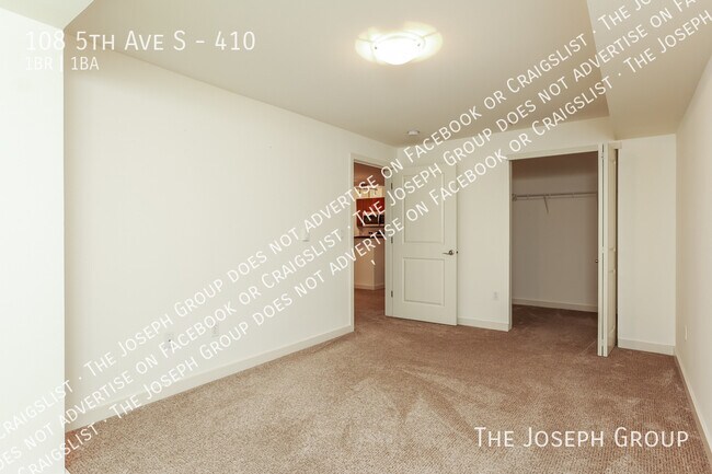 Building Photo - 108 5th Ave S