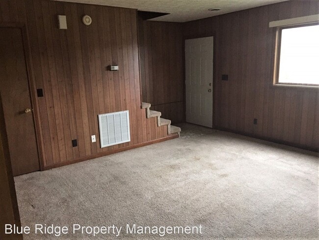 Building Photo - 549 N Holston River Dr