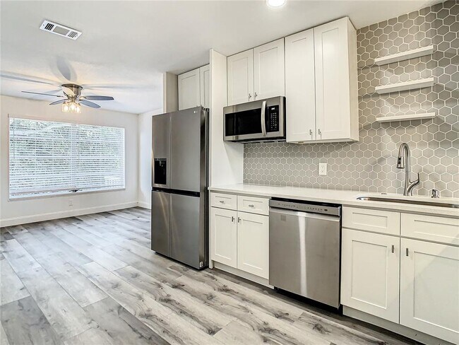 Building Photo - 2253 Norwegian Dr
