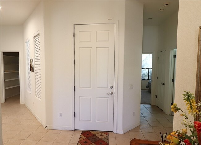 Building Photo - 2885 Esmerelda Dr