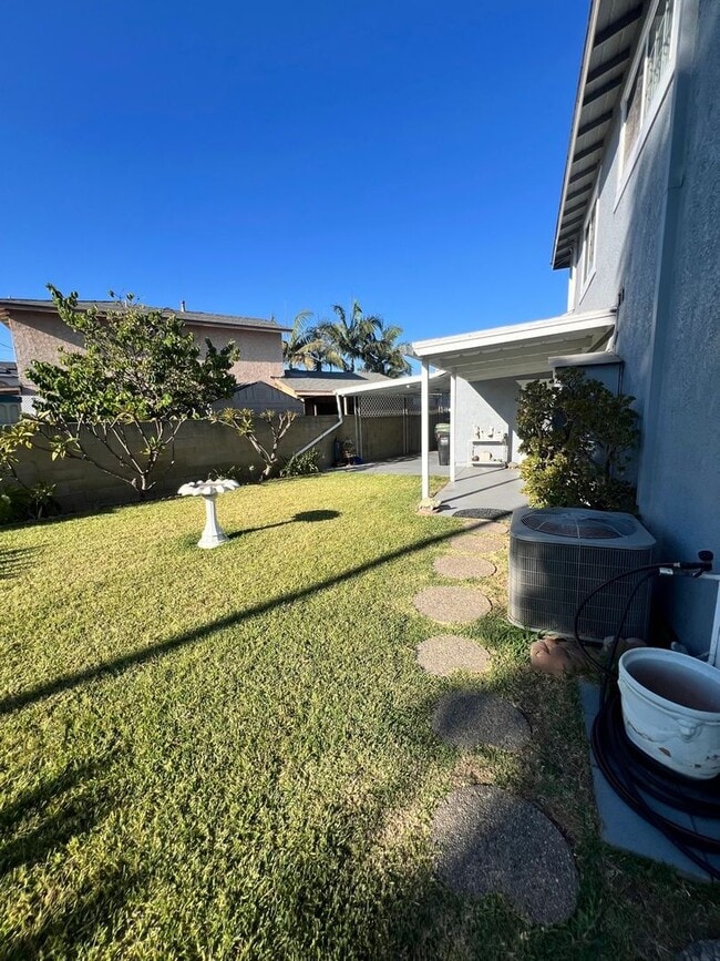 Building Photo - Spacious 2-Story House in Whittier