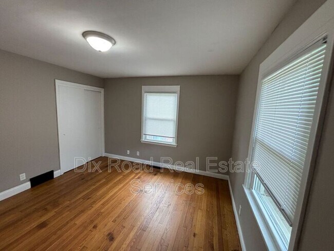 Building Photo - 1750 N Staunton Dr
