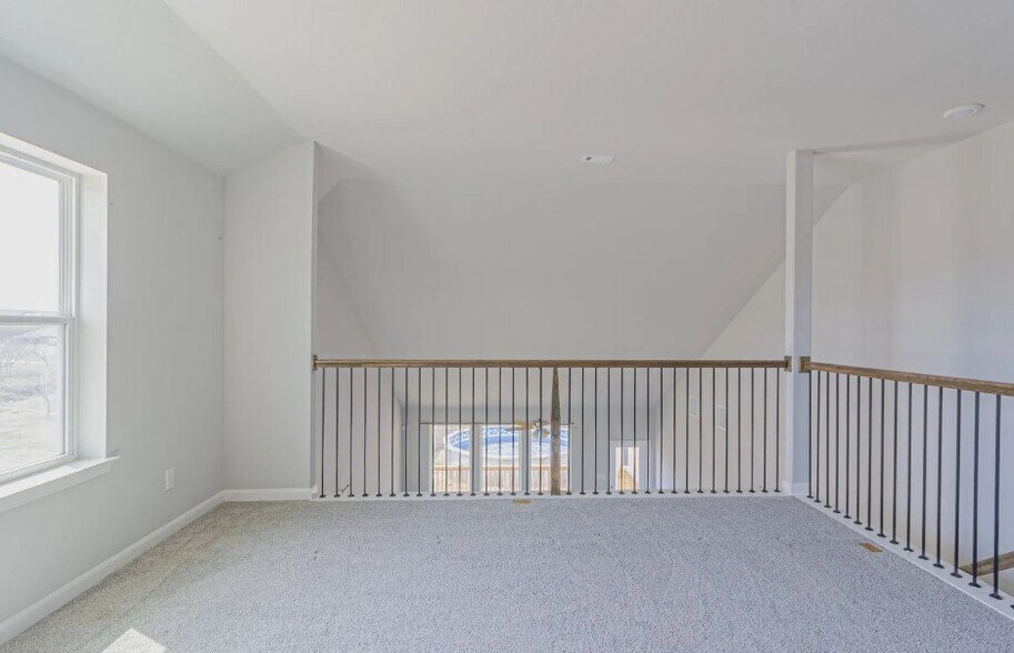 Building Photo - 2511 Seabream Dr