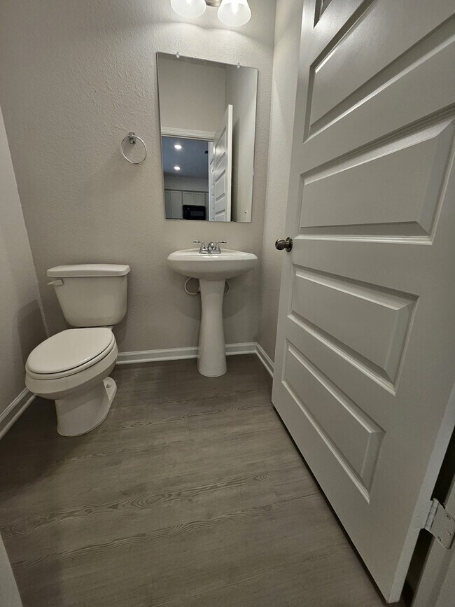 Building Photo - 2727 Crest Creek Ln