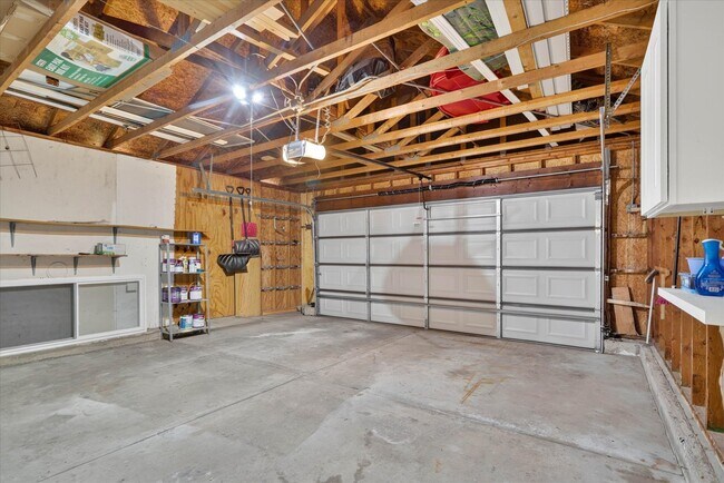 Building Photo - 901 Ashford Ln