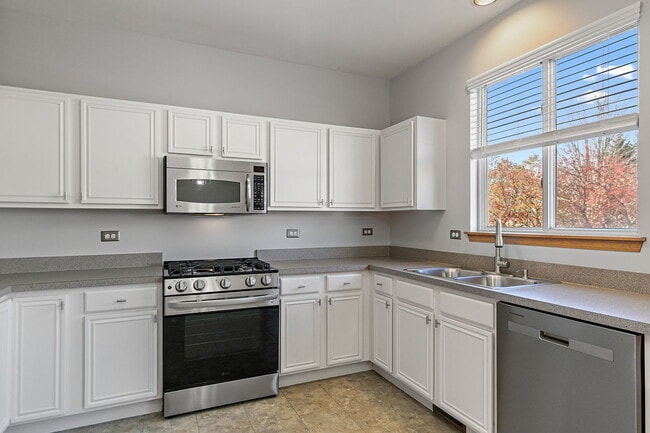 Building Photo - 614 Littleton Trail