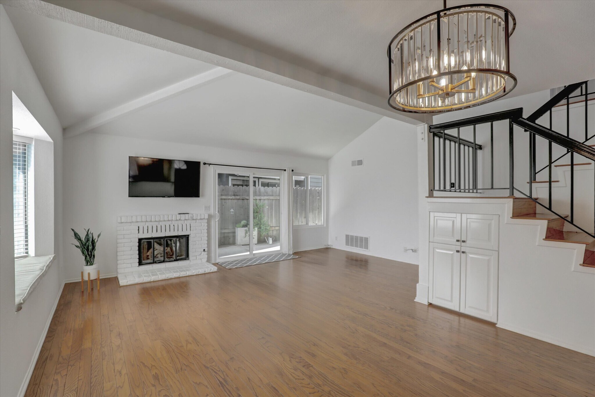 Building Photo - 2191 Canyon Dr