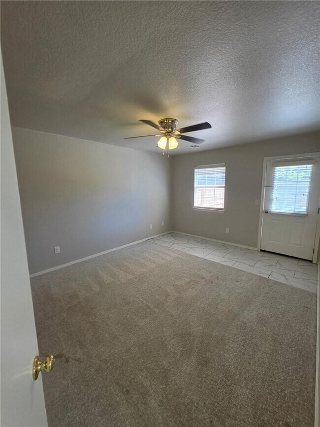 Building Photo - 809 Kinkade Pl