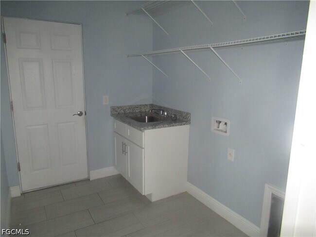 Building Photo - 4230 NW 32nd Terrace