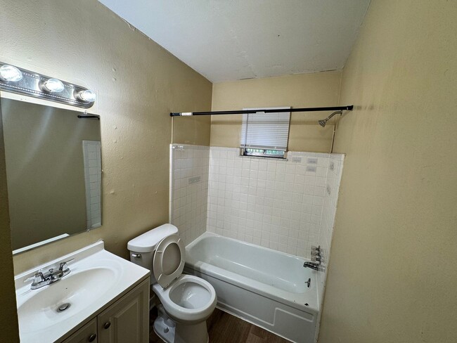 Building Photo - 77 Walbridge Ave