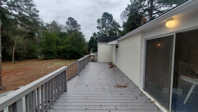 Building Photo - 108 Warren Rd