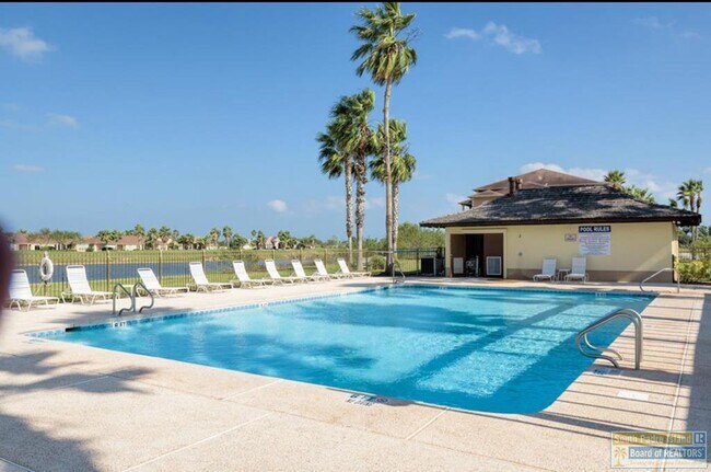 Building Photo - 40 Augusta W