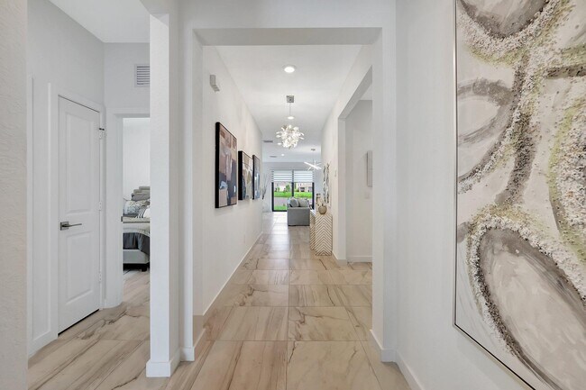 Building Photo - 5795 SE Sky Blue Cir