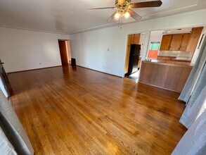 Building Photo - Charming 3BR/2BA Home Nestled in the Hills of South Ocean Beach - All Utilities Included