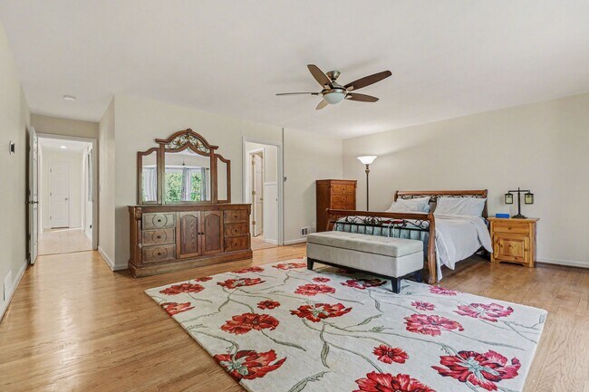 Building Photo - Two Levels. Two Kitchens. One Pool. East Cobb at $5,495/month