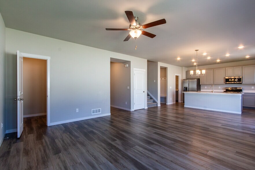 Building Photo - 8136 Lookout Ct