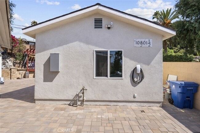 Building Photo - 10801 1/2 Wescott Avenue Unit