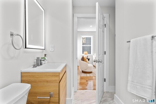 Building Photo - 54 Plaza Ave