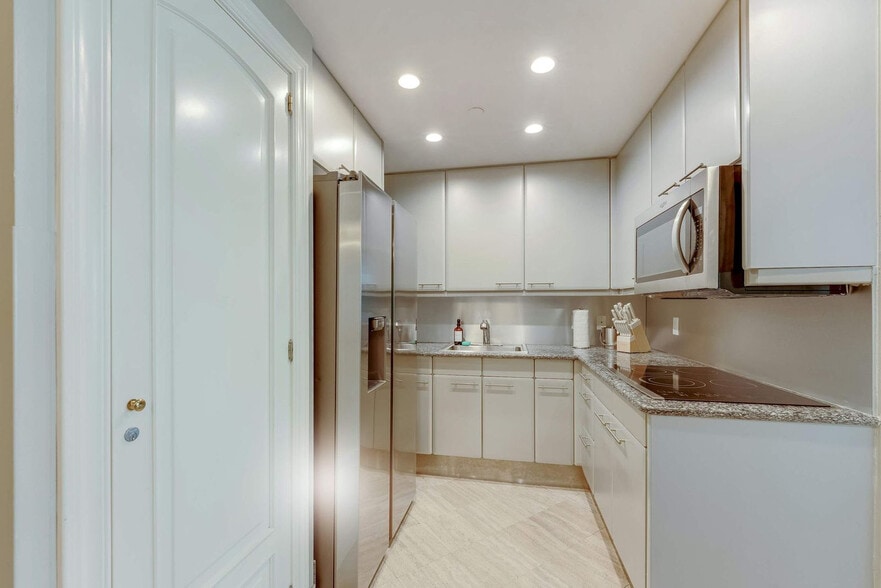 Building Photo - 101 Ocean Dr