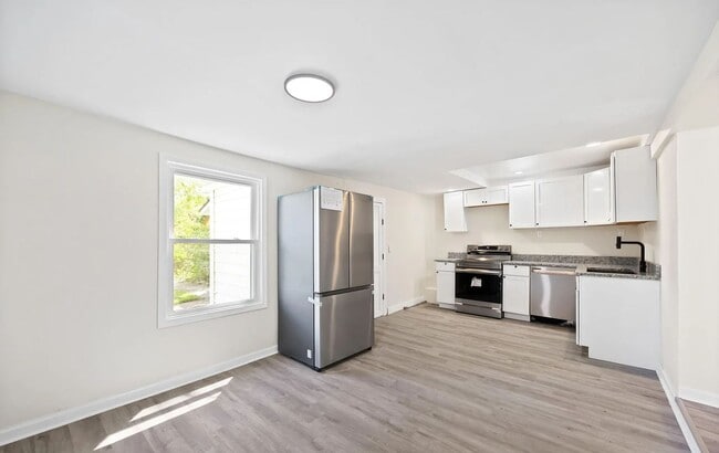 Building Photo - REMODELED Butchertown home for rent!