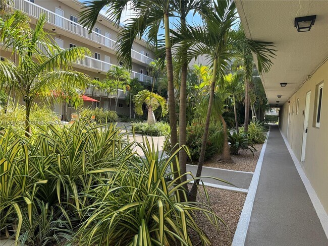 Building Photo - 7703 Camino Real