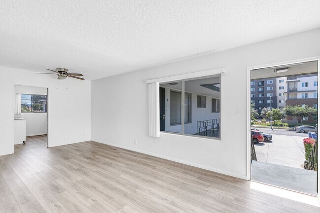 Primary Photo - 6120 Radford Ave