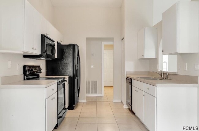 Building Photo - 3 Bedroom 2 Bath Single Family Home on a Cul-de-sac