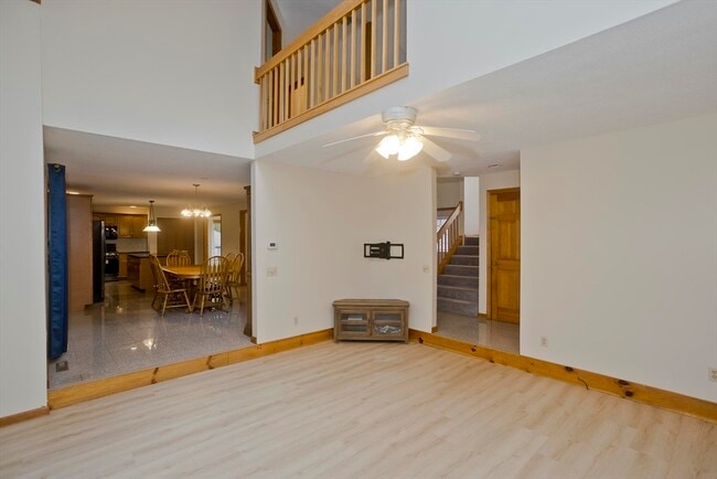 Building Photo - 27 Bunker Cir