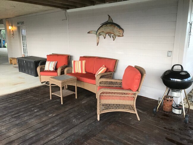 Building Photo - 1329 W Lagoon Ave