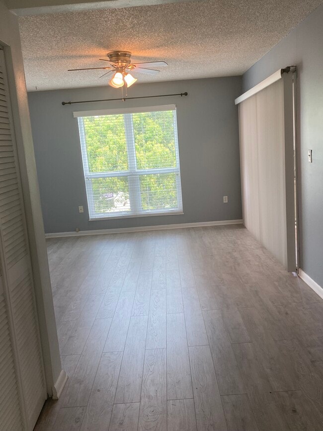 Building Photo - 610 Windrush Bay Dr