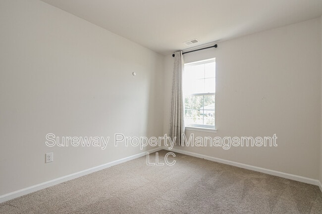 Building Photo - 66 Arlotta St