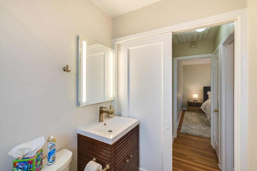 Building Photo - 1995 Creek Dr