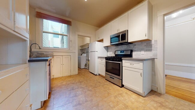 Building Photo - Bright Spacious 2BD + 1BA in Inner Richmon...