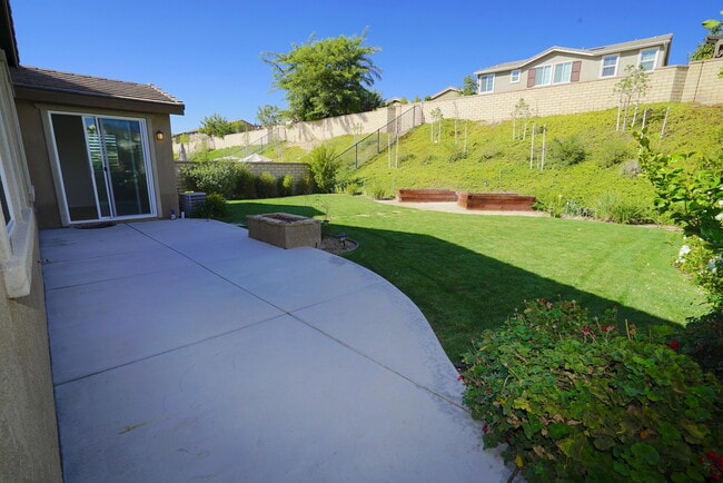 Building Photo - River Village 4 Bedroom Home in Santa Clarita.